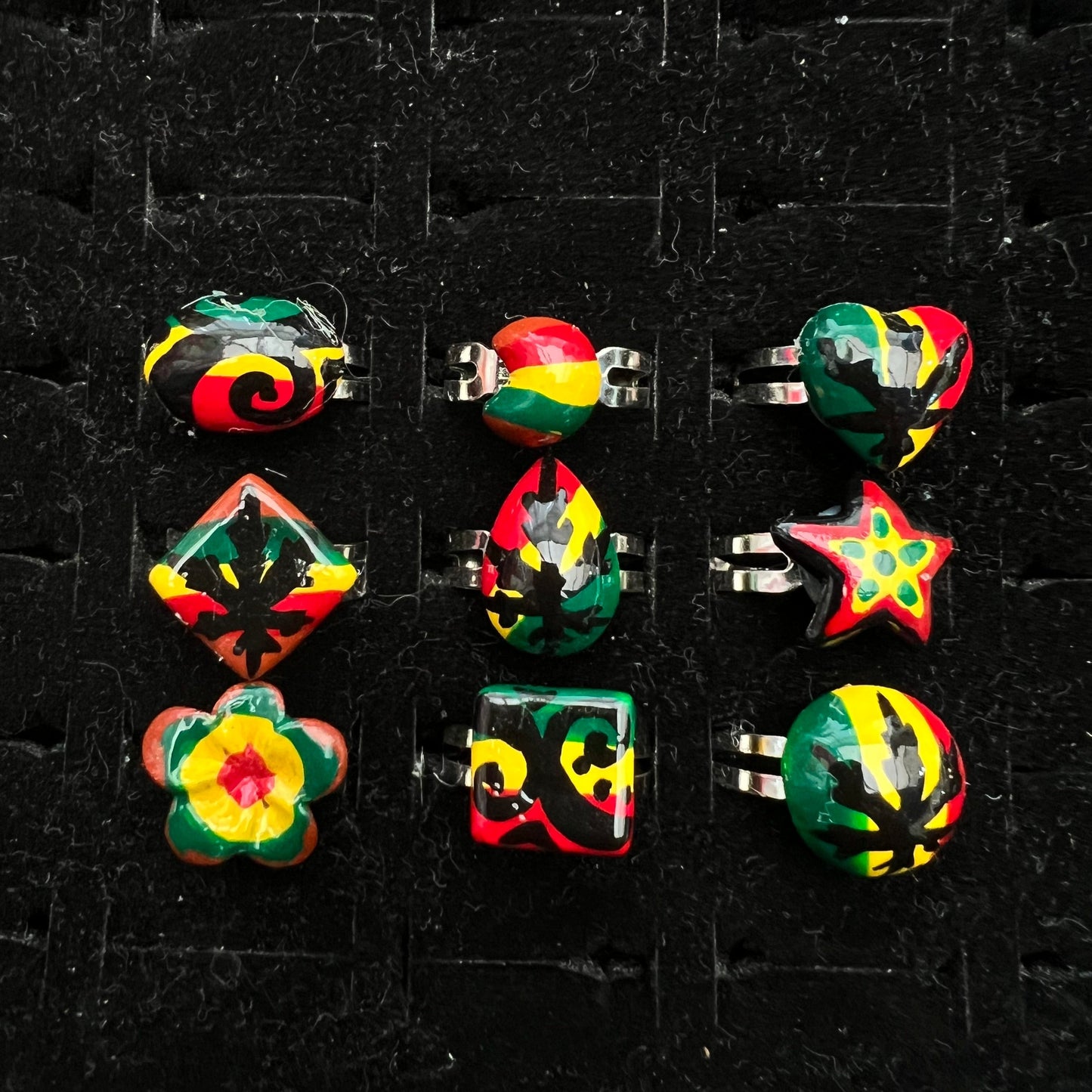 9x Rasta painted resizeable Rings weed star flower shaped Rings