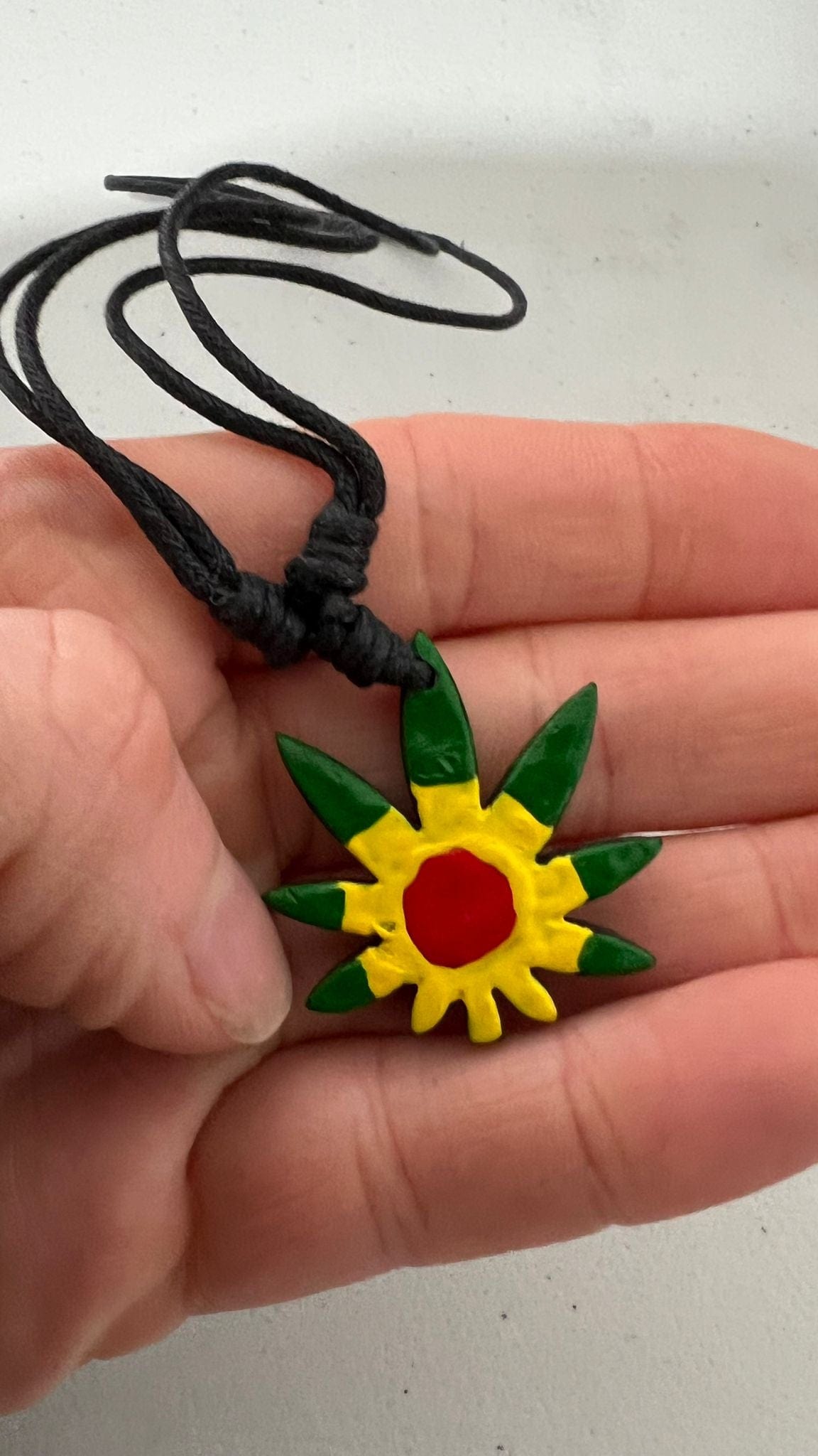 Rasta Marijuana Cannabis Leaf Pendant Necklace Cord Chain Mens Womens Jewellery