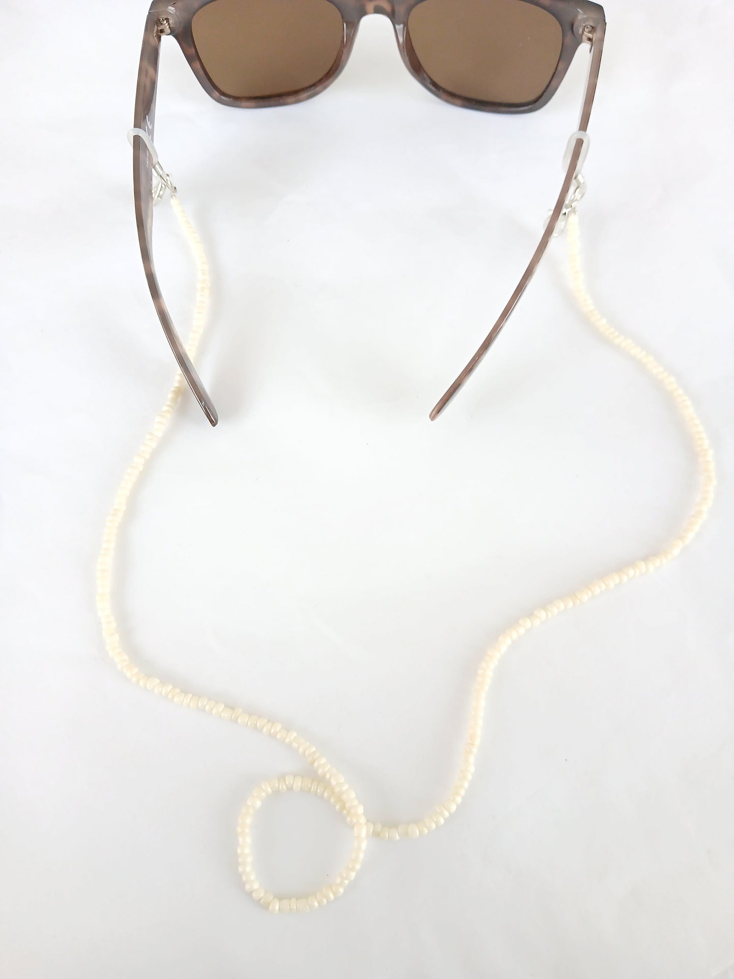 Sunglasses White beads chain glasses strap and accessories