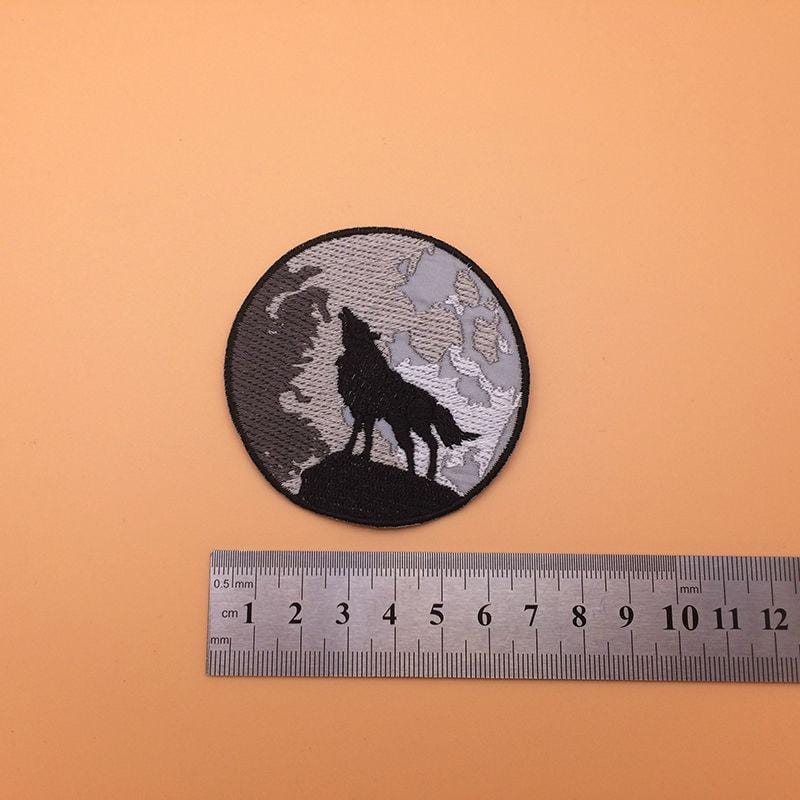 products/2-x-wolf-howling-moon-patches-iron-on-sew-on-embroidered-badges-embroidery-appliques-motifs-15711172067393.jpg