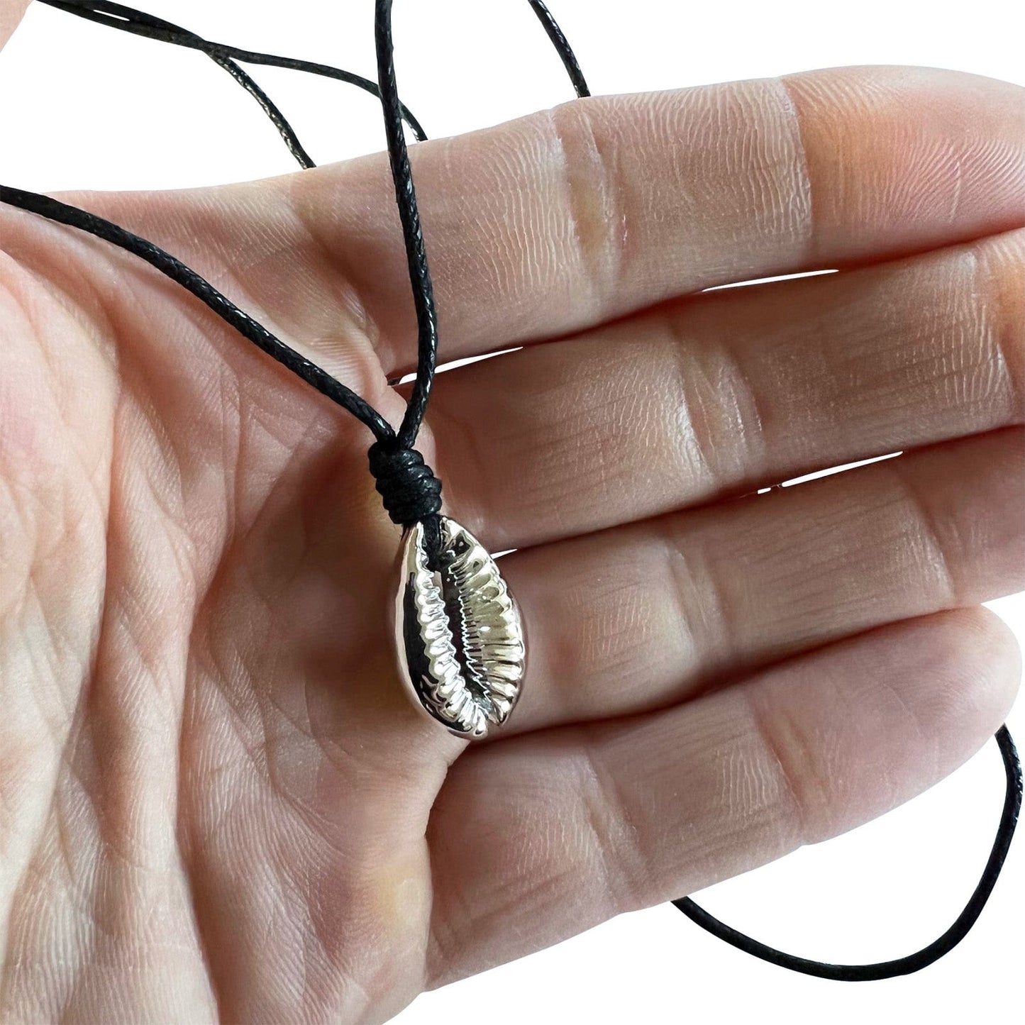 Shiny Silver Colour Shell Pendant Necklace Cord Chain Mens Womens Surf Jewellery