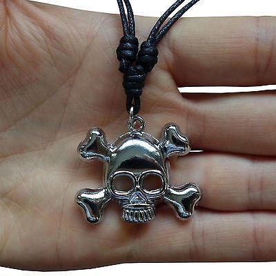 Skull and Crossbones Silver Tone Pirate Pendant Chain Necklace Mens Fancy Dress Skull and Crossbones Silver Tone Pirate Pendant Chain Necklace Mens Fancy Dress
